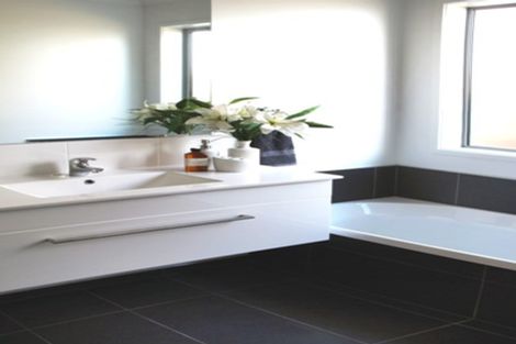 Photo of property in 18 Bill Miller Drive, Papamoa, 3118