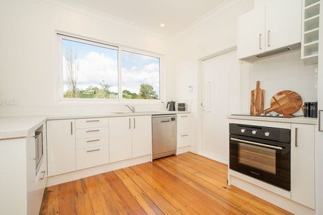 Photo of property in 32 Valley Road, Hikurangi, 0114