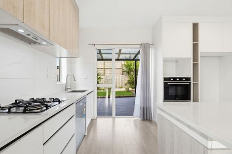 Photo of property in 5b Poruru Close, Papakura, 2110