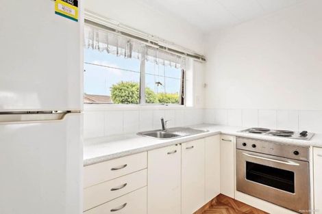 Photo of property in 2/42 Blacklock Avenue, Henderson, Auckland, 0612