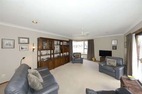 Photo of property in 1/15 Kamahi Place, Bishopdale, Christchurch, 8051