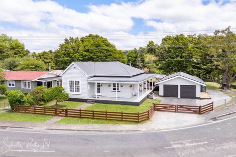 Photo of property in 17 Franklin Road, Paparoa, 0571