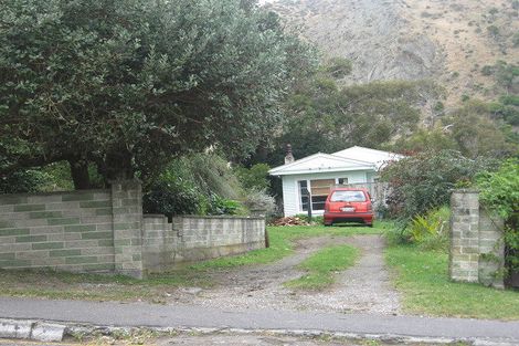 Photo of property in 62 Wellington Road, Paekakariki, 5034