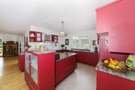 Photo of property in 32 Red Hills Road, Massey, Auckland, 0614