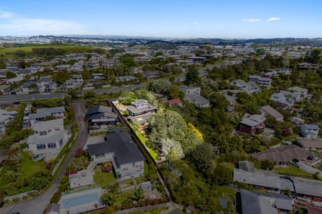 Photo of property in 603 East Coast Road, Browns Bay, Auckland, 0632