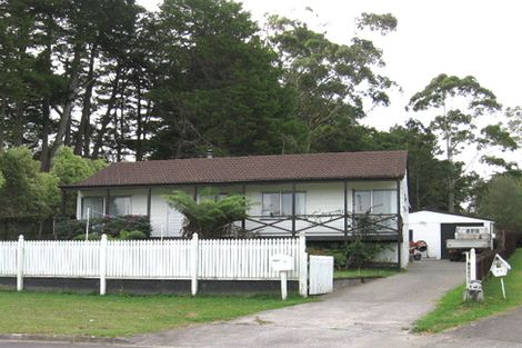 Photo of property in 12 Trengove Place, West Harbour, Auckland, 0618