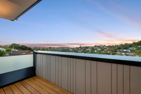 Photo of property in 8a Serrata Place, Browns Bay, Auckland, 0630