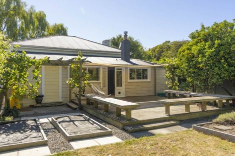 Photo of property in 10 Daniel Street, Martinborough, 5711