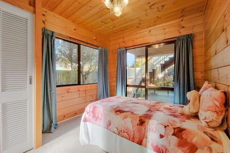 Photo of property in 13a Grand Vue Road, Kawaha Point, Rotorua, 3010