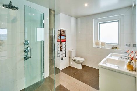 Photo of property in 25 The Crescent, Roseneath, Wellington, 6011