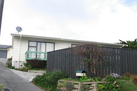 Photo of property in 2 Alister Way, Churton Park, Wellington, 6037