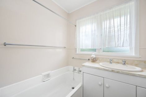 Photo of property in 12 Wavell Place, Putaruru, 3411