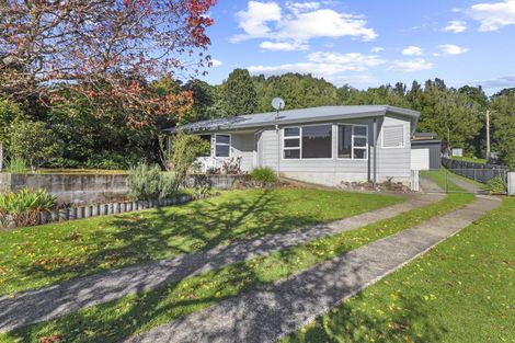 Photo of property in 42 Oxford Road, Lake Rotoma, Rotorua, 3074