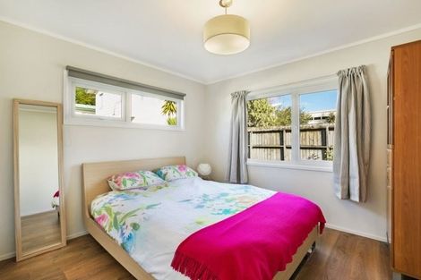 Photo of property in 2/24 Gazelle Avenue, Beach Haven, Auckland, 0626