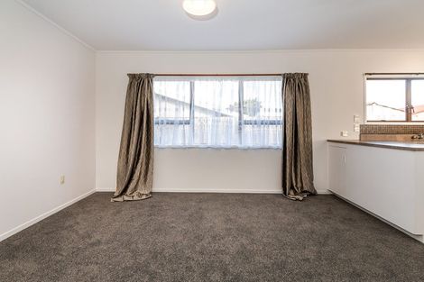 Photo of property in 17 Ti Nana Crescent, Henderson, Auckland, 0610