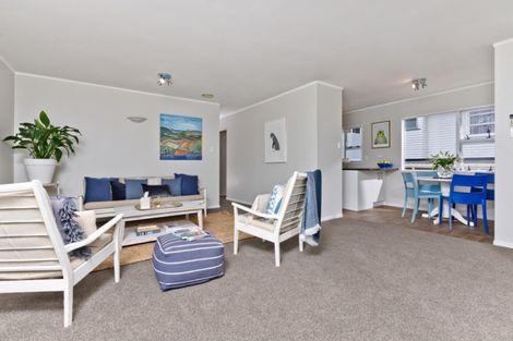 Photo of property in 2/31 Alamein Avenue, Belmont, Auckland, 0622