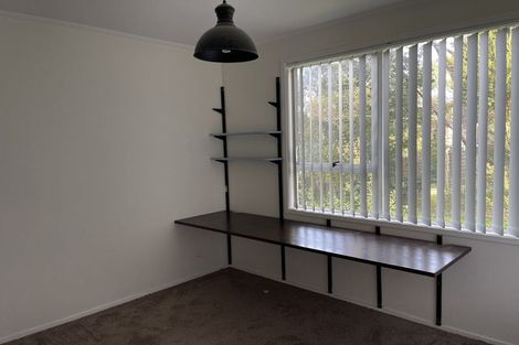 Photo of property in 16 West Glade Crescent, Birkenhead, Auckland, 0626