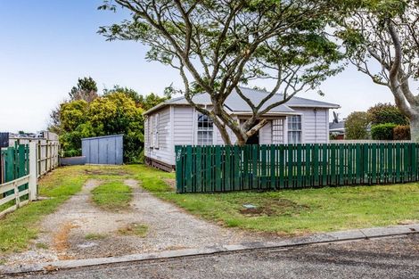 Photo of property in 604 Haowhenua Place, Hawera, 4674