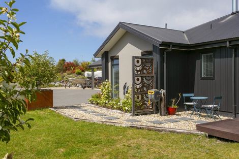 Photo of property in 130 Highland Drive, Acacia Bay, Taupo, 3385