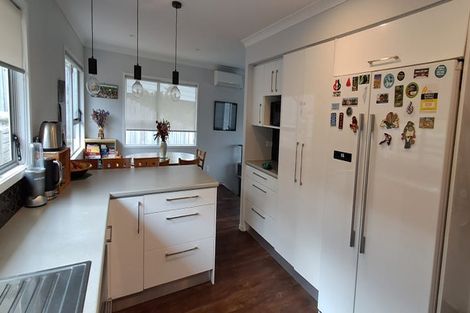 Photo of property in 15 Mile Place, Henderson, Auckland, 0612