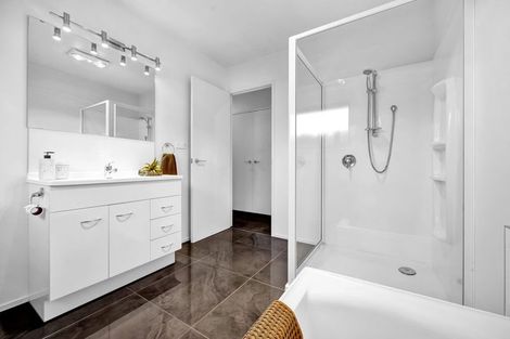 Photo of property in 4 Dale Street, Lower Vogeltown, New Plymouth, 4310