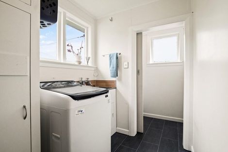 Photo of property in 9 Tomkins Street, Green Island, Dunedin, 9018