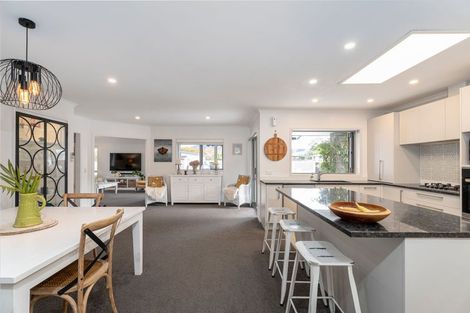 Photo of property in 325 Cook Drive, Whitianga, 3510