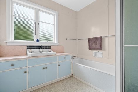 Photo of property in 25 Victoria Street, Carterton, 5713