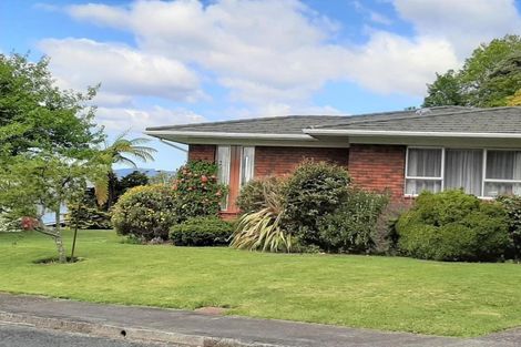 Photo of property in 8 Manahi Avenue, Kawaha Point, Rotorua, 3010