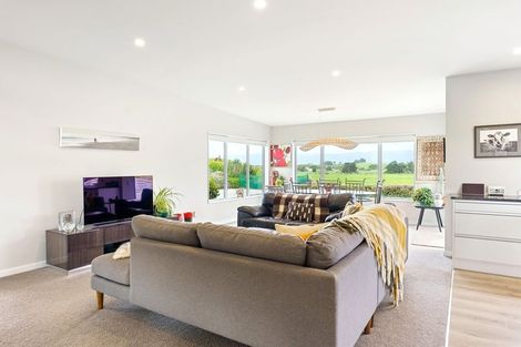 Photo of property in 25 Mahurenga Lane, Te Horo, Otaki, 5581