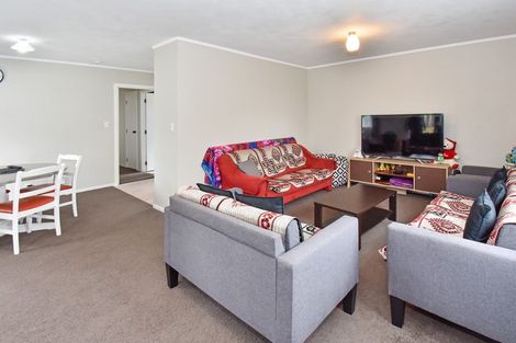 Photo of property in 2/13 Everglade Drive, Goodwood Heights, Auckland, 2105