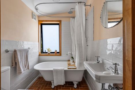 Photo of property in 4 Hillside Crescent, Leigh, 0985