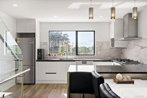 Photo of property in 22b Thornlow Street, Glendene, Auckland, 0602