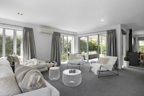 Photo of property in 5 Millpond Place, Parklands, Christchurch, 8083