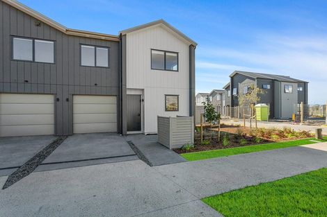 Photo of property in 34 Viridian Avenue, Rosehill, Papakura, 2113