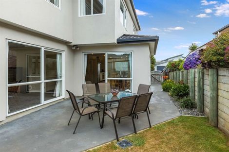Photo of property in 3 Routeburn Avenue, Aotea, Porirua, 5024