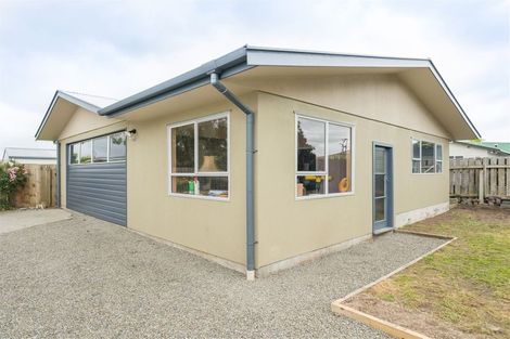 Photo of property in 104 Apollo Parade, Milson, Palmerston North, 4414