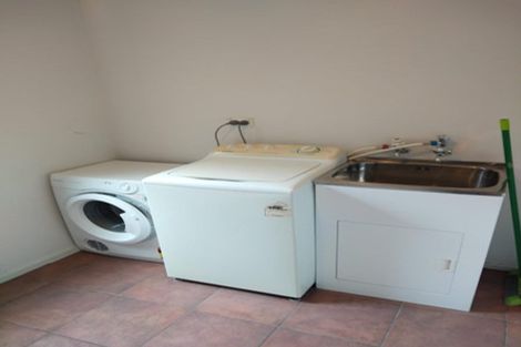 Photo of property in 12 Cosy Dell Road, North Dunedin, Dunedin, 9016