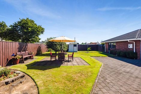 Photo of property in 4 Boulevard Drive, Merrilands, New Plymouth, 4312