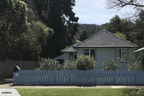 Photo of property in 1 Holdsworth Avenue, Trentham, Upper Hutt, 5018