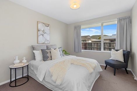 Photo of property in 1/124 Lake Terrace Road, Burwood, Christchurch, 8061