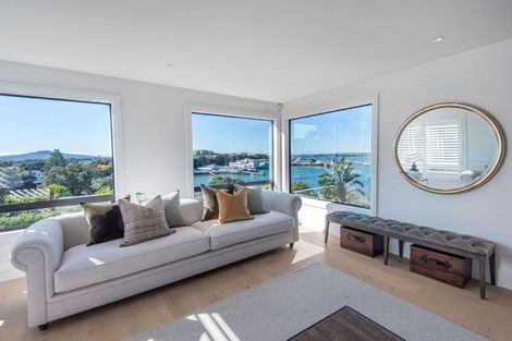Photo of property in 31a Stanley Point Road, Stanley Point, Auckland, 0624