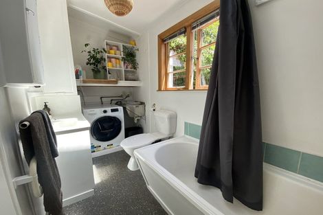 Photo of property in 171 Marine Parade, Seatoun, Wellington, 6022