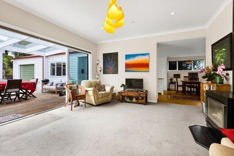 Photo of property in 4 Price Street, Westown, New Plymouth, 4310