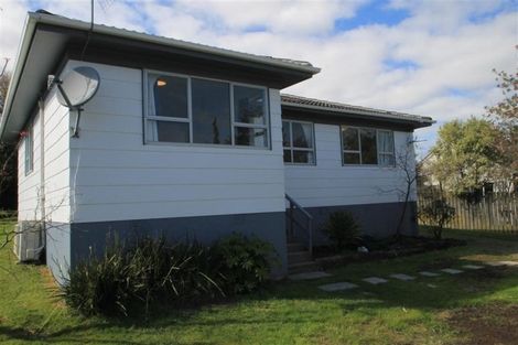 Photo of property in 12 St Margaret Place, West Harbour, Auckland, 0618