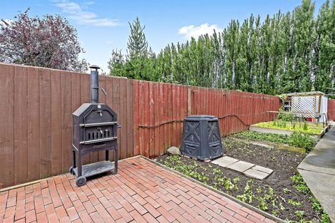 Photo of property in 6 Rosefield Lane, Northcote, Christchurch, 8052