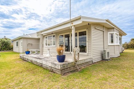 Photo of property in 153 Cornfoot Street, Castlecliff, Whanganui, 4501