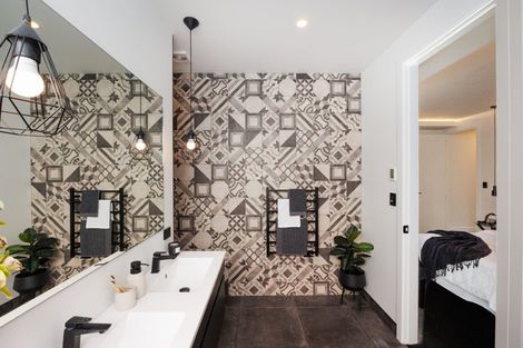 Photo of property in 2 Waimarama Court, Roslyn, Palmerston North, 4414