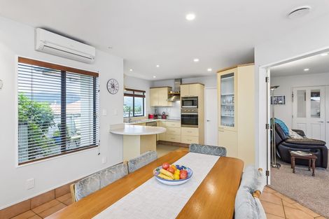 Photo of property in 29 Crown Hill, Paraparaumu, 5032