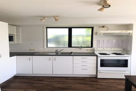 Photo of property in 1/13a Kitewao Street, Northcote, Auckland, 0627